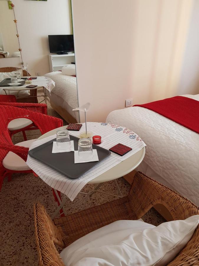 The Poppies Guest House - 100M Ocean - Private Spaces 坎德拉里亚 外观 照片